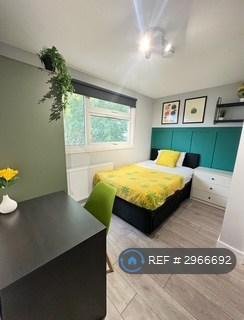 Room Avon Way in Basildon