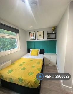 Room Avon Way in Basildon