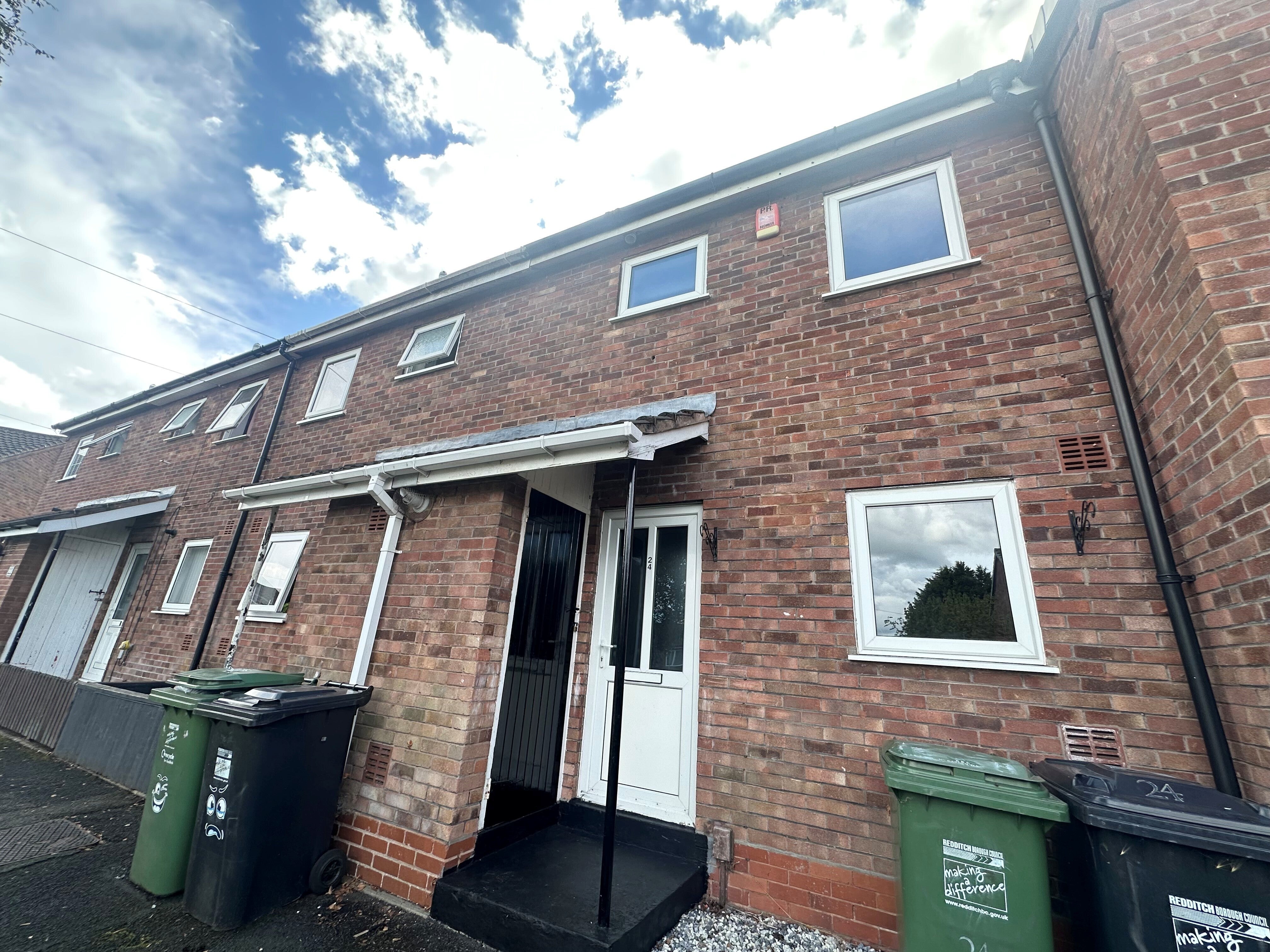 House Huins Close in Redditch