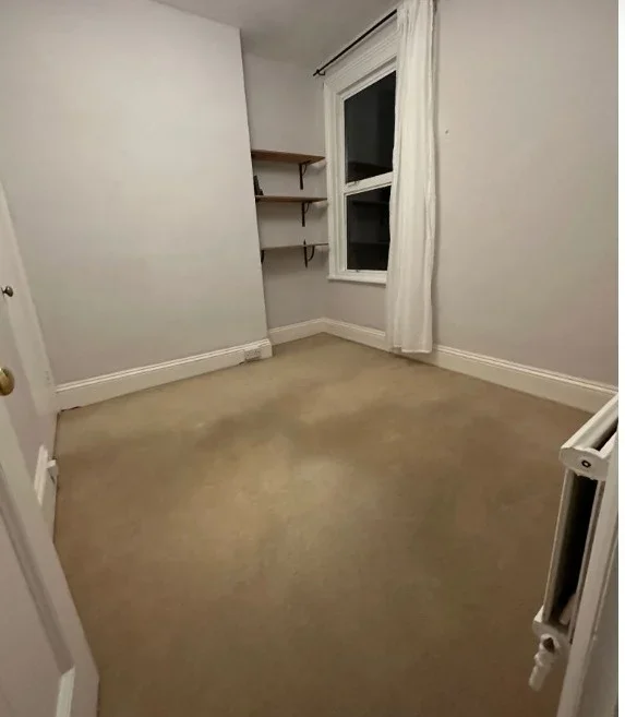 Flat Pullman Place in Greater London