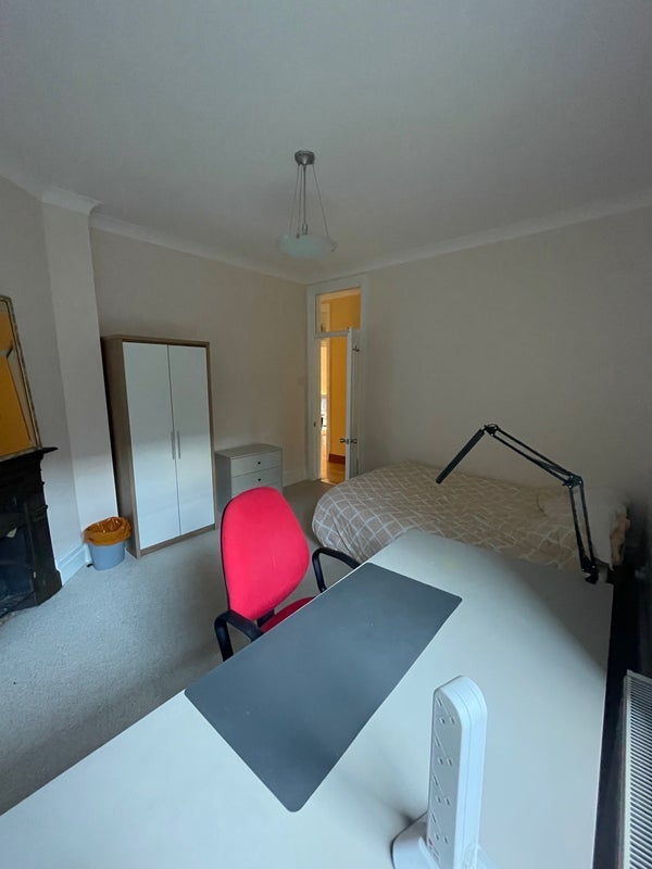 Room Hamlet Gardens in Greater London