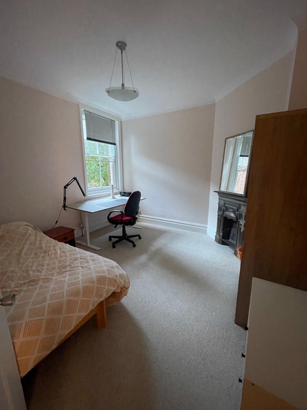 Room Hamlet Gardens in Greater London