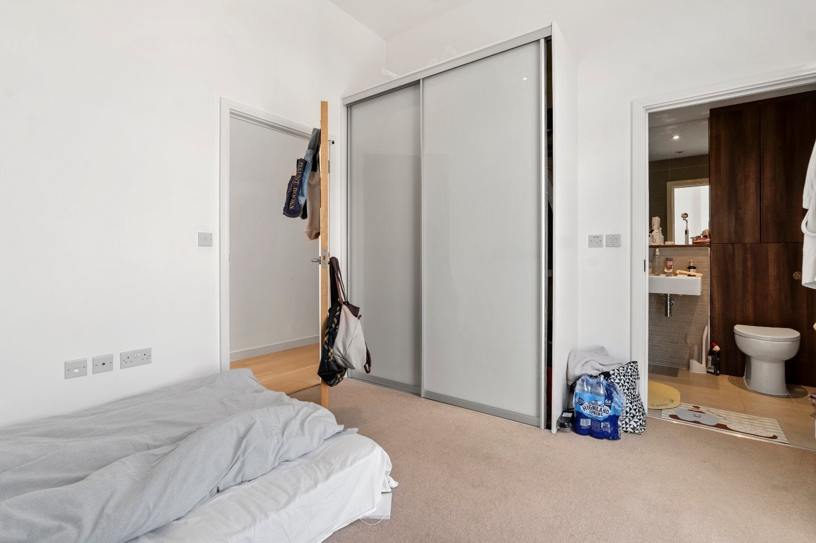 Flat Woodberry Grove in Greater London