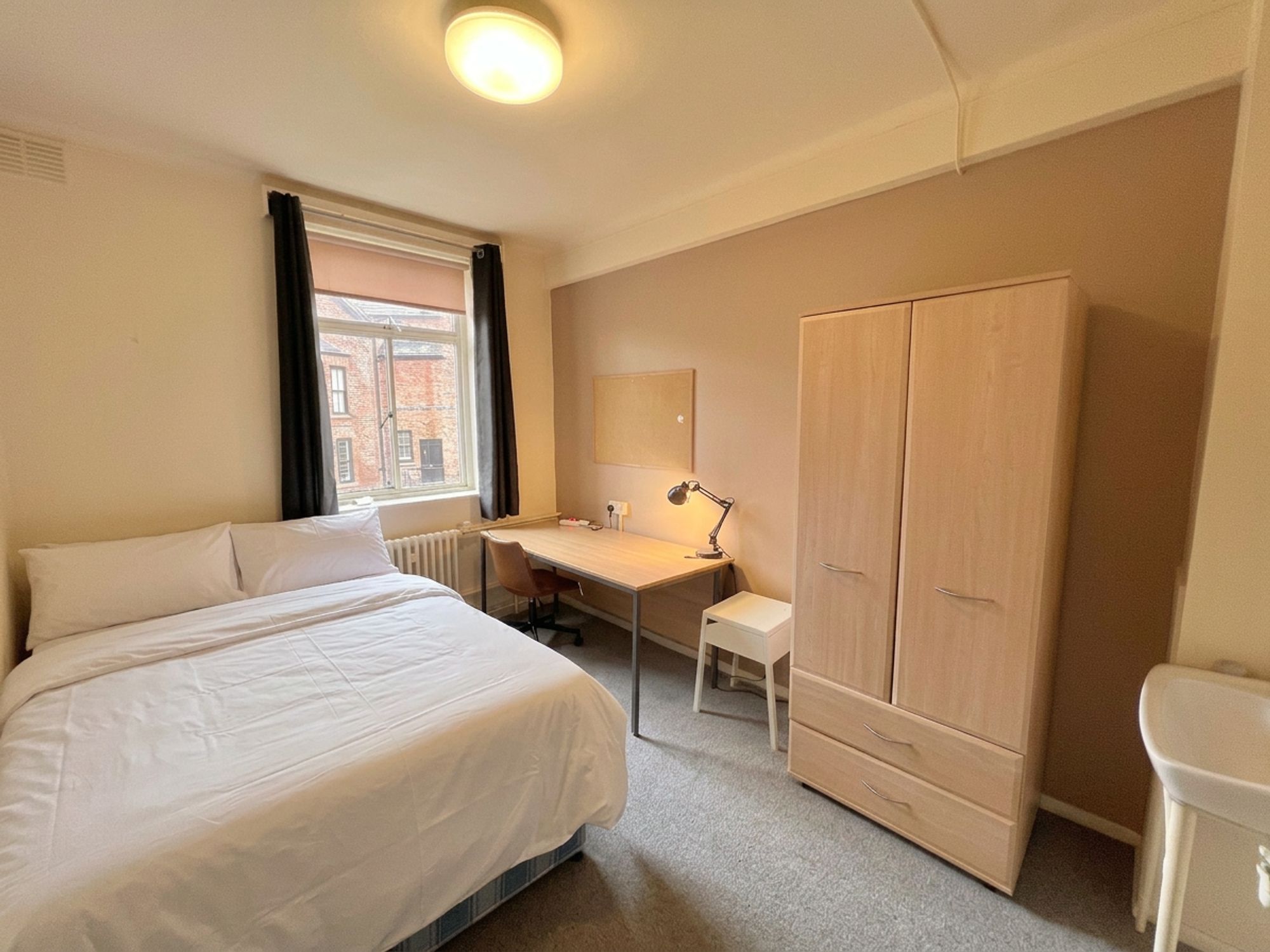 Room Wilbraham Road in Manchester