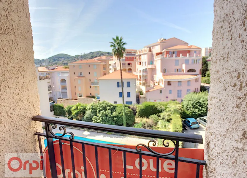 Chambre Avenue du Tapis Vert à Vallauris