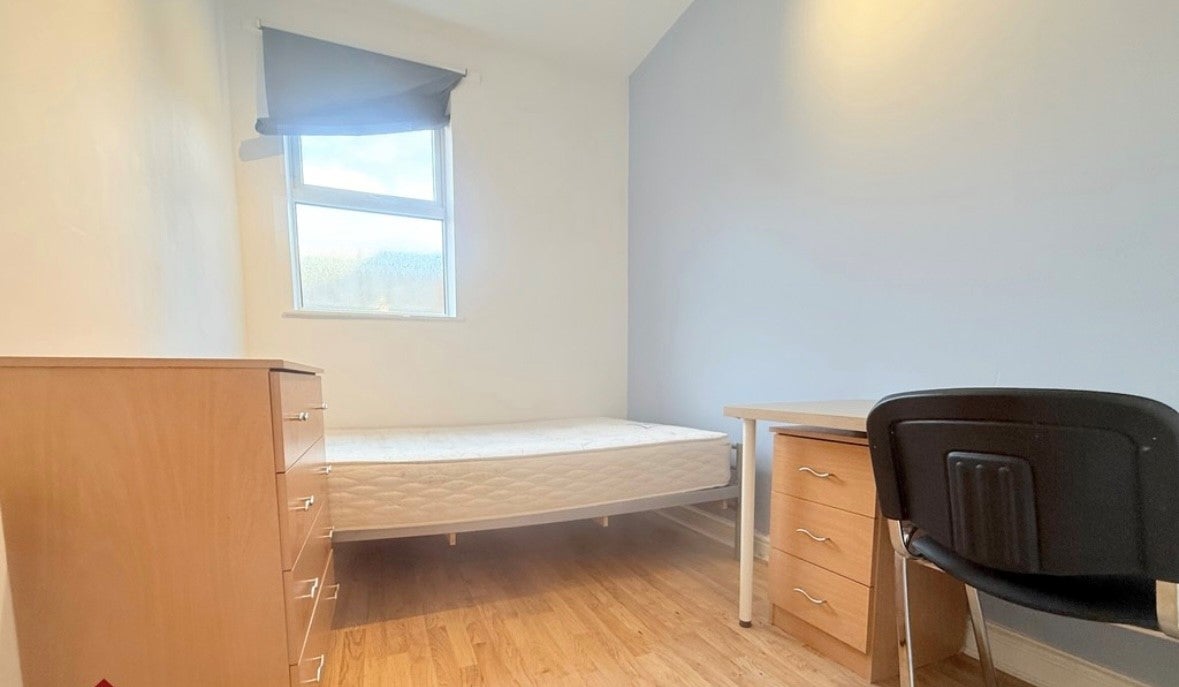 Room Alfreton Road in Nottingham