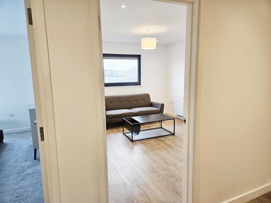 Flat Leacon Road in Ashford