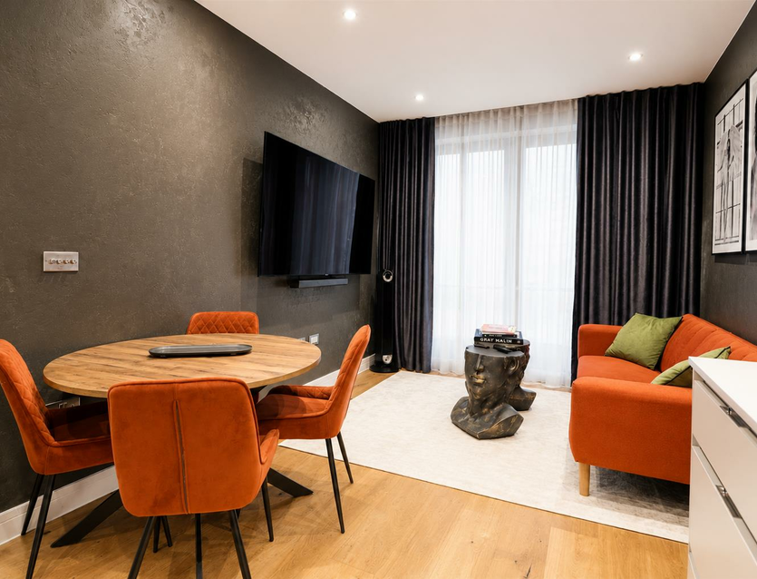 Flat Nobel Drive in Greater London