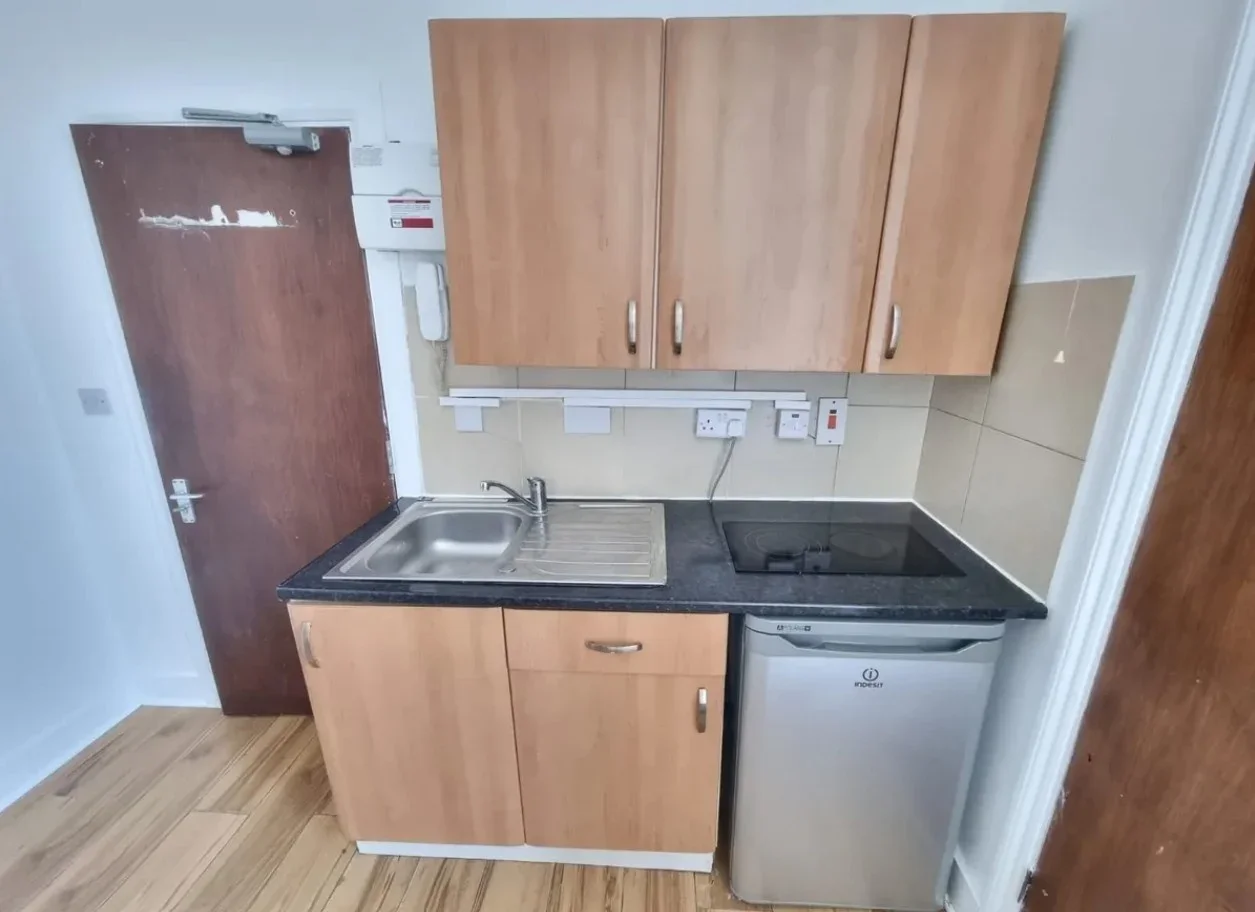 Flat Parkhurst Road in Greater London