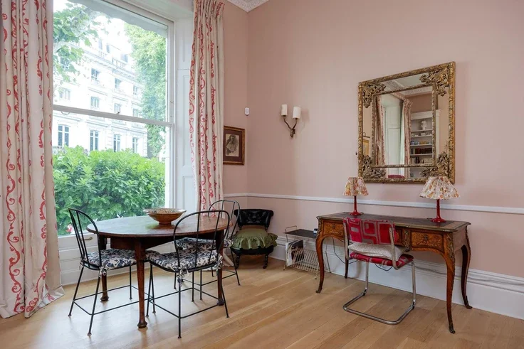 Flat Westbourne Gardens in City of Westminster