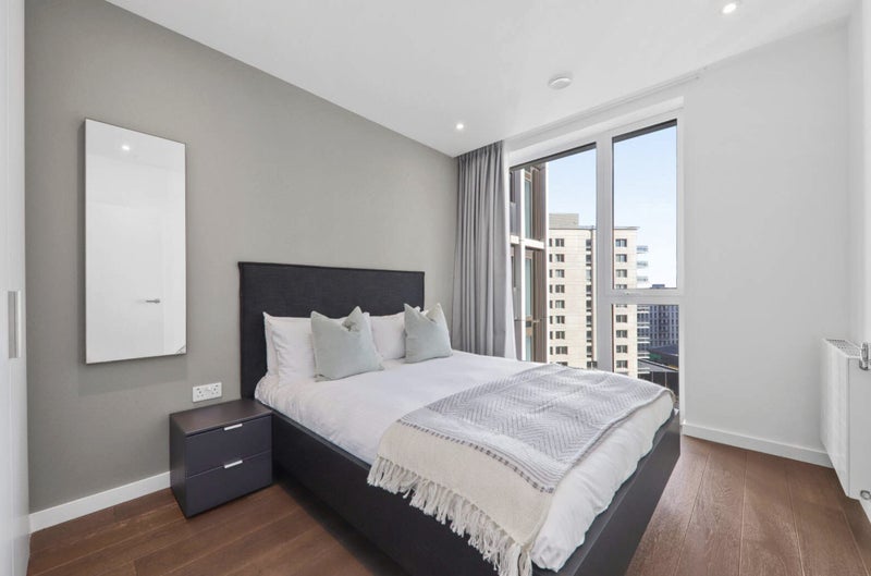 Room Fortunes Walk in Greater London