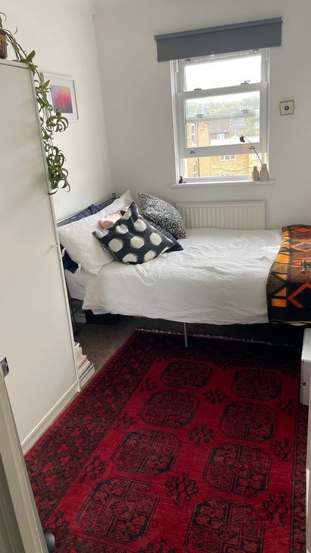Room Danesdale Road in Greater London