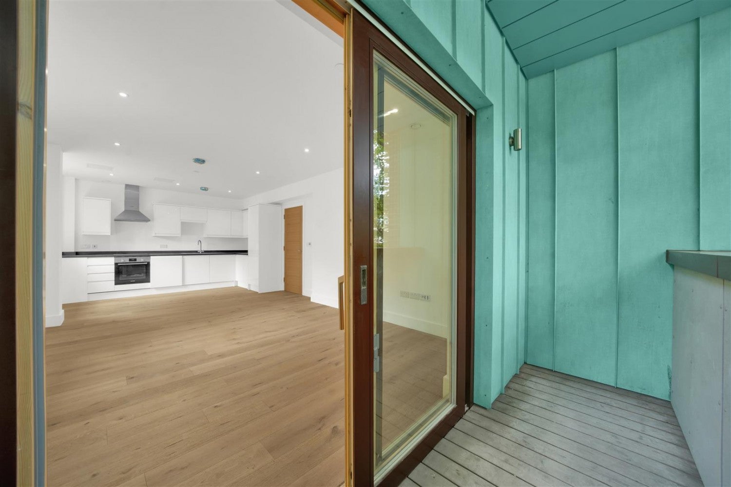 Flat Hare Walk in Greater London