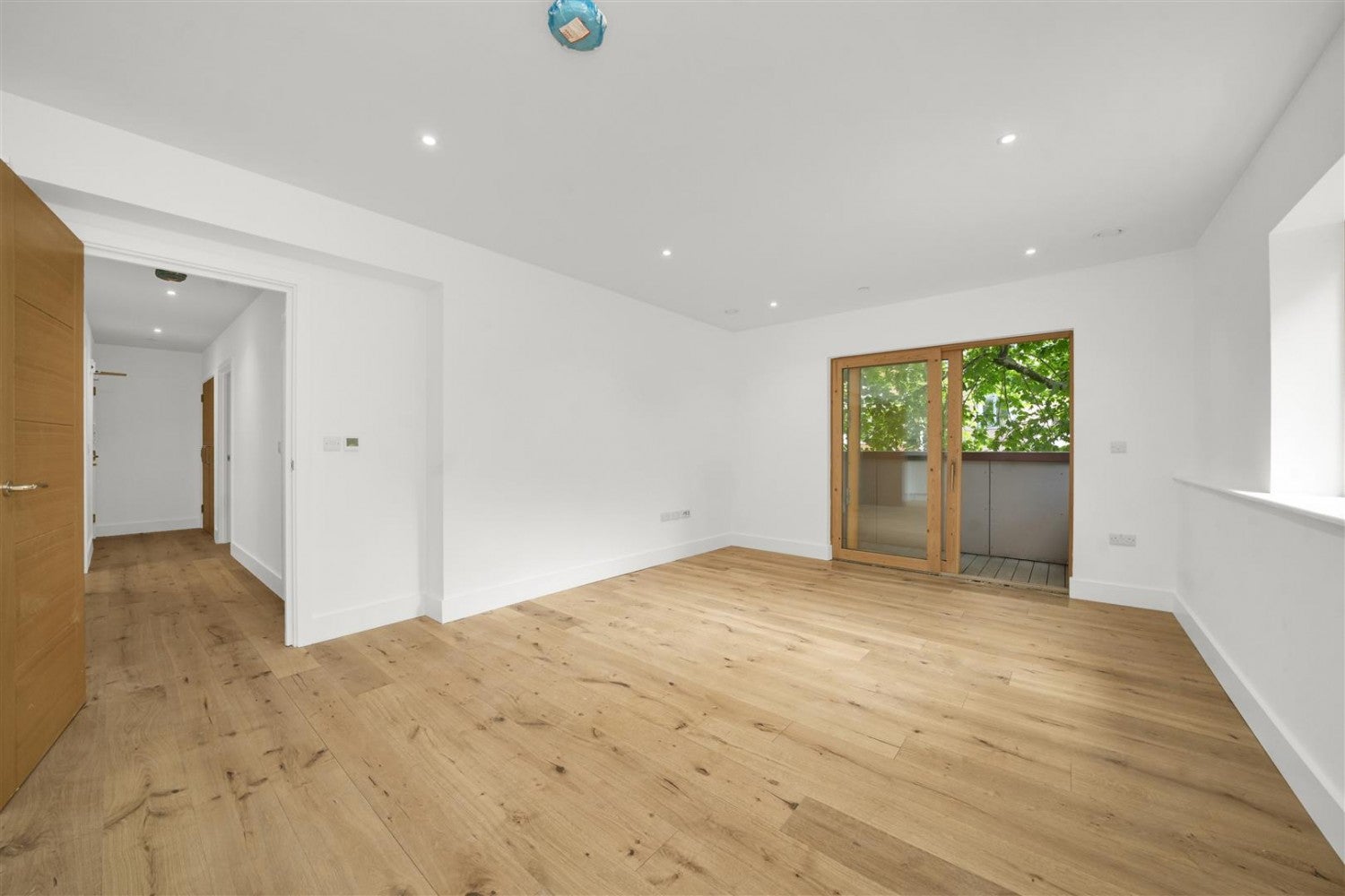 Flat Hare Walk in Greater London