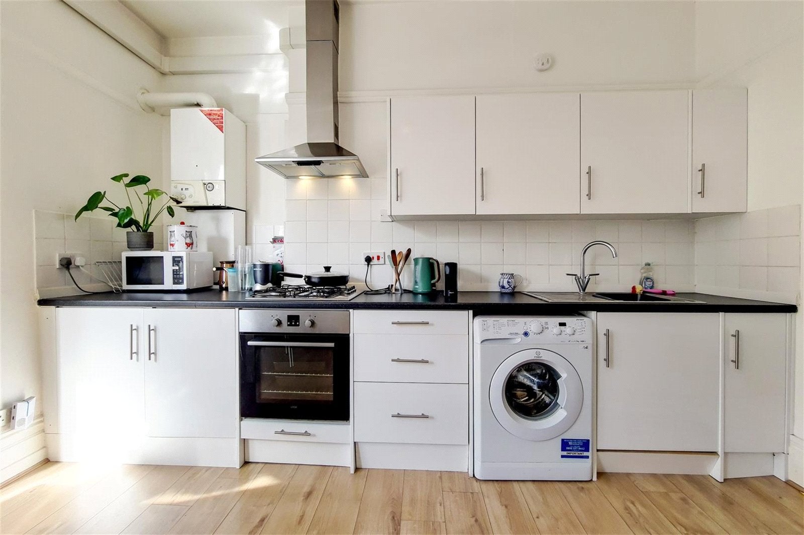 Flat Streatham High Road in Greater London