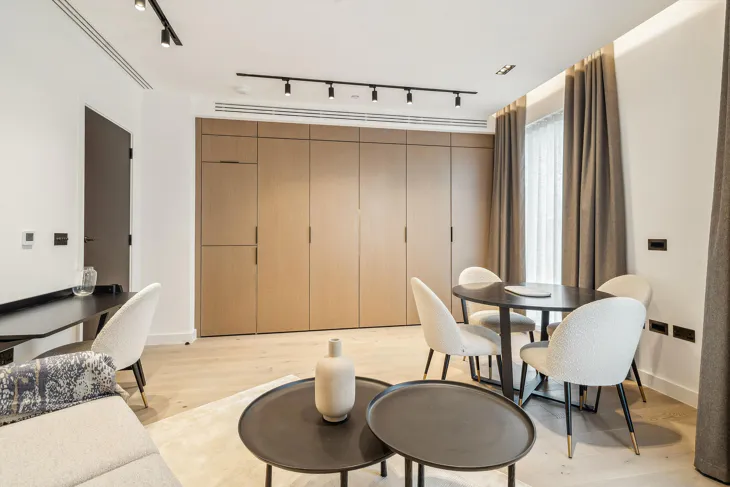 Flat Pembridge Gardens in Greater London