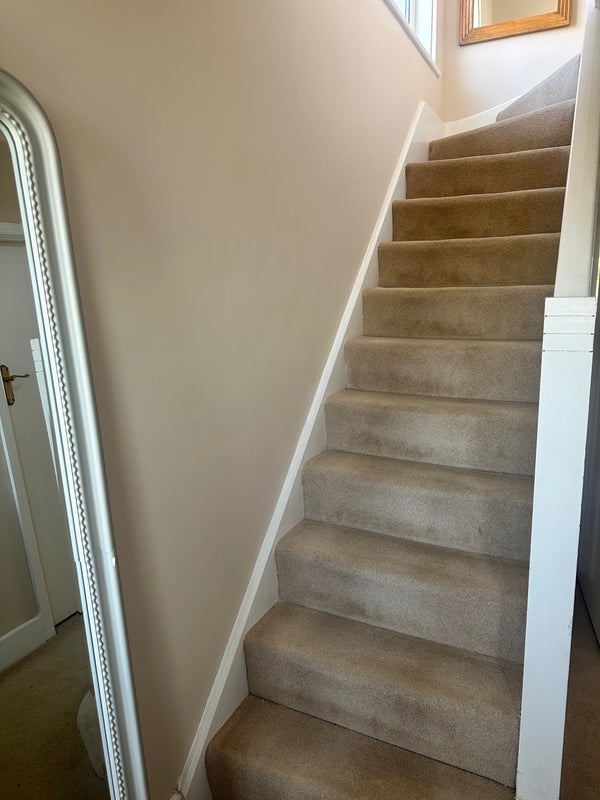 Room Alverstone Road in Greater London