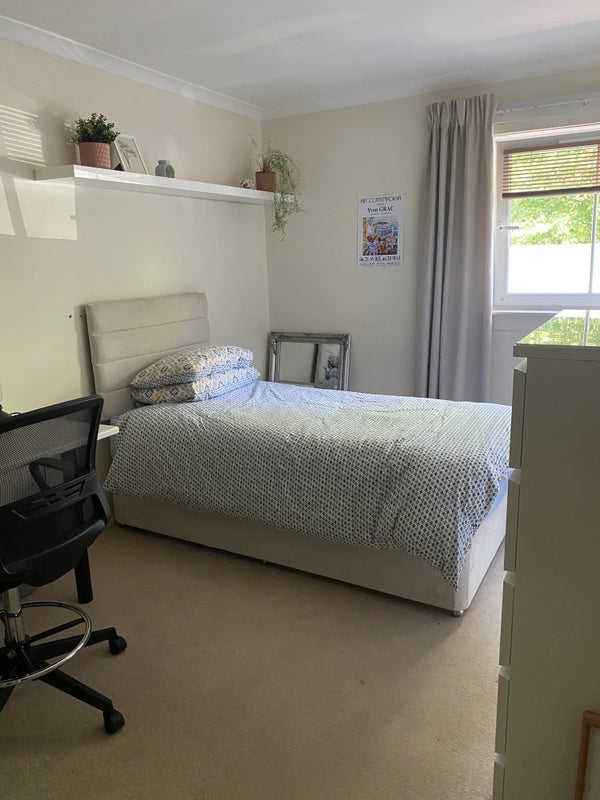 Room Knowehead Terrace in Glasgow
