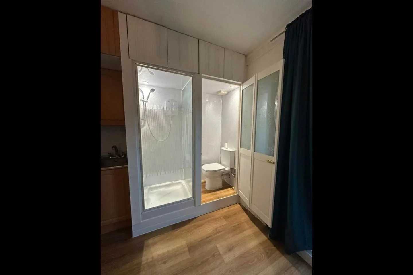 Room Honiton Road in Greater London