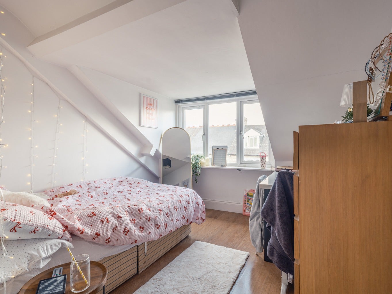 Room Devonshire Place in Newcastle upon Tyne