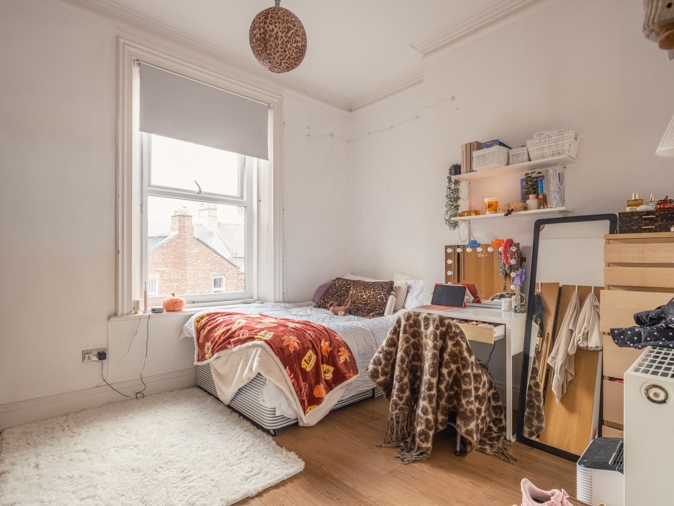 Flat Devonshire Place in Newcastle upon Tyne