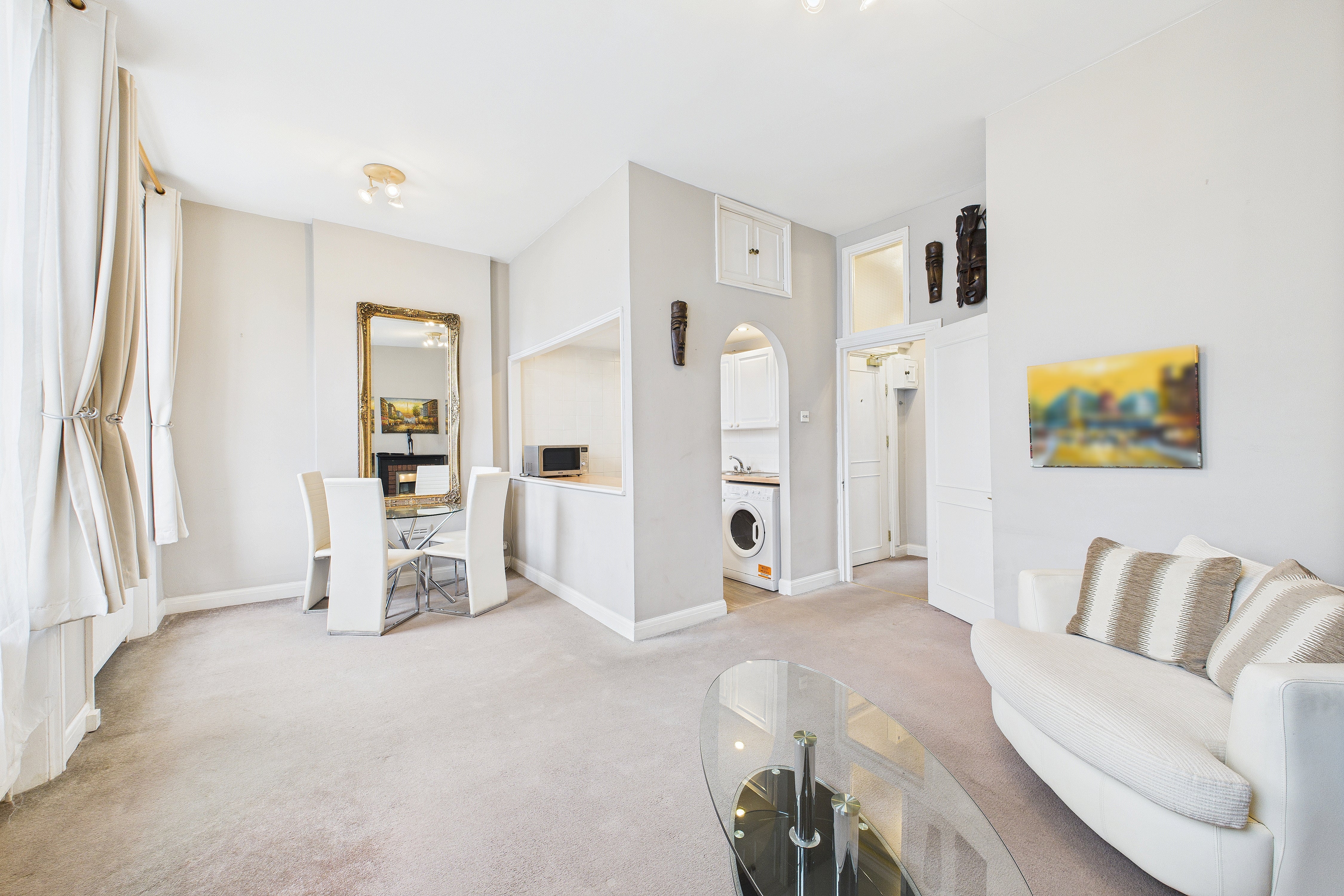 Flat Baron's Court Road in Greater London