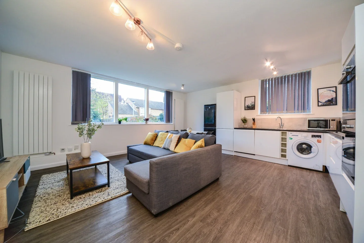 Flat Priory Road in Greater London
