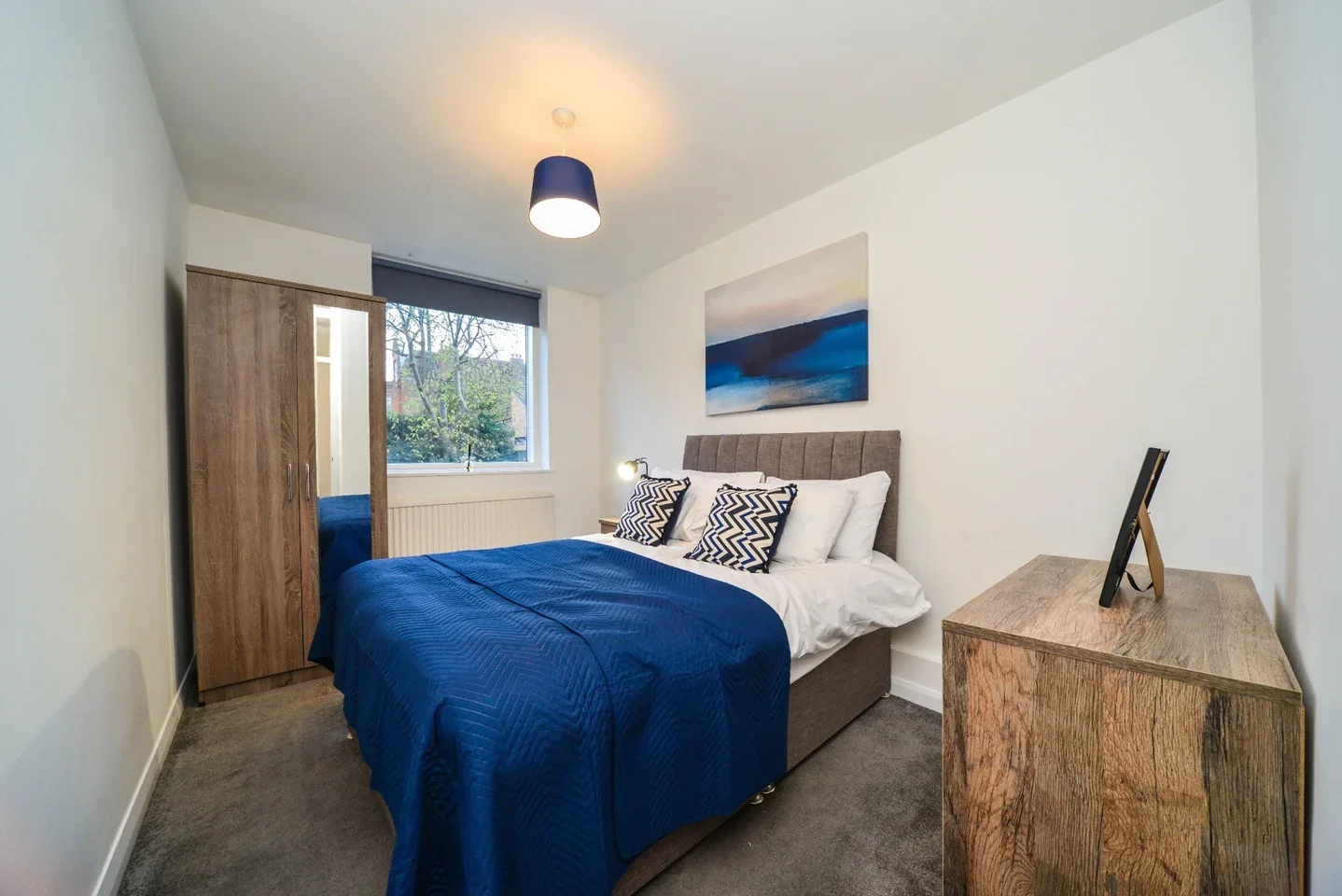 Flat Priory Road in Greater London