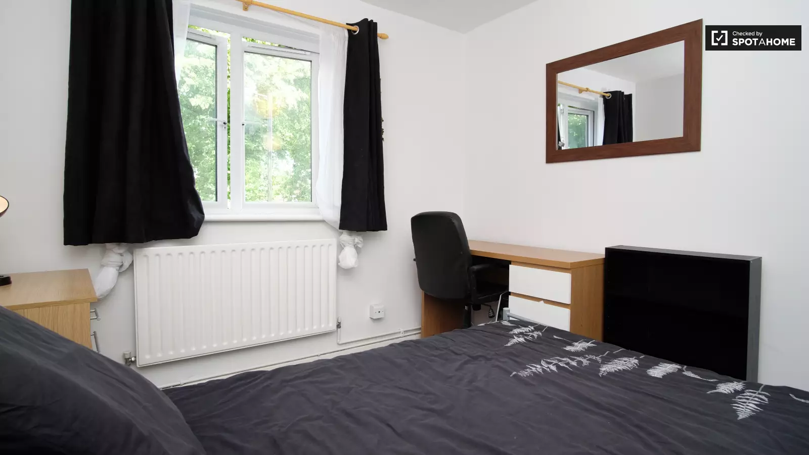 Room Beaumont Square in Greater London