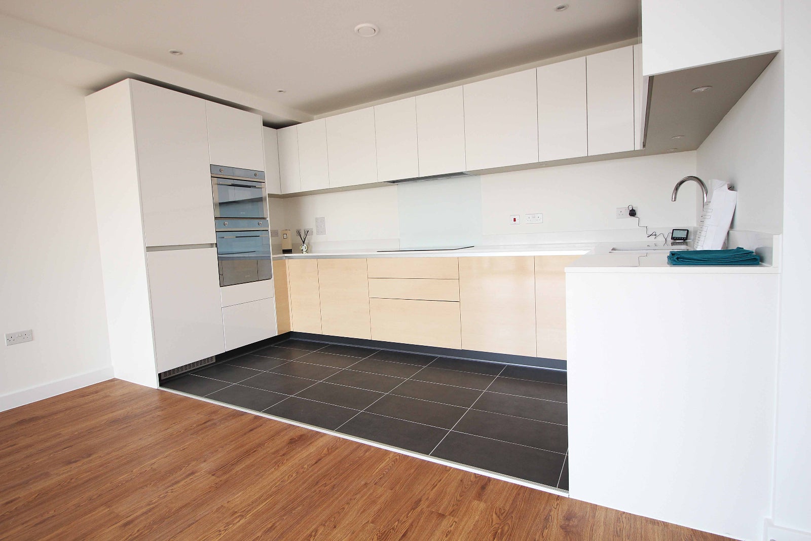 Flat Huntingdon Drive in London