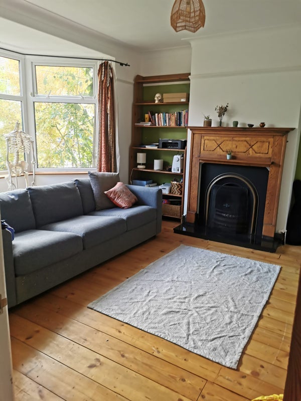 Room Cottrell Road in Bristol