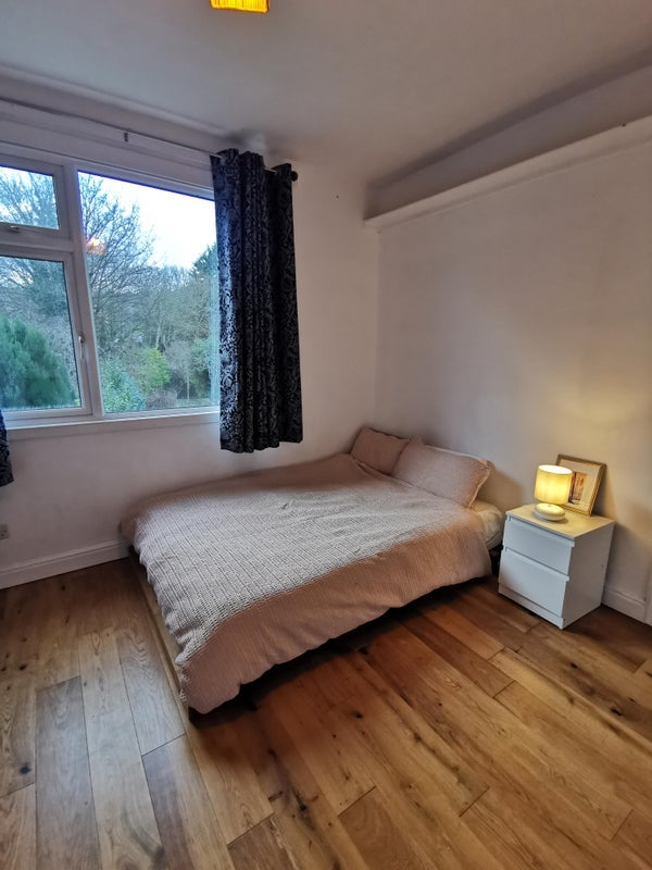 Room Cottrell Road in Bristol