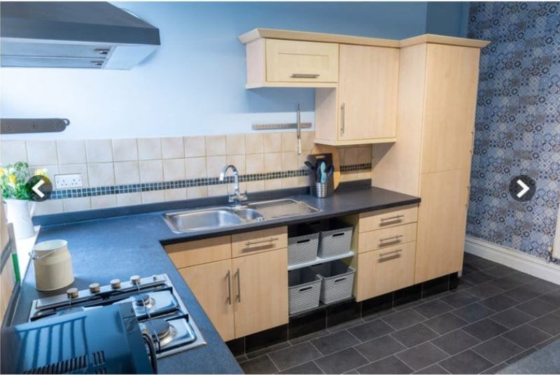 Room Romilly Road in Barry