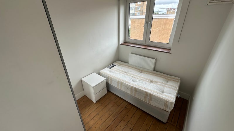 Room Canrobert Street in Greater London