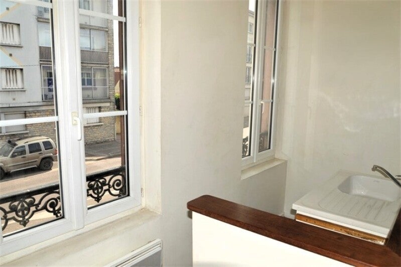 Flat Avenue Pierre Brossolette in Troyes