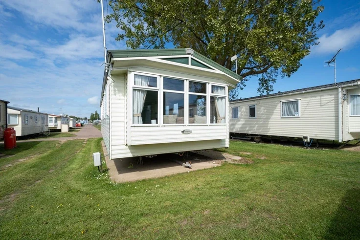 Room Scratby Crescent in Great Yarmouth