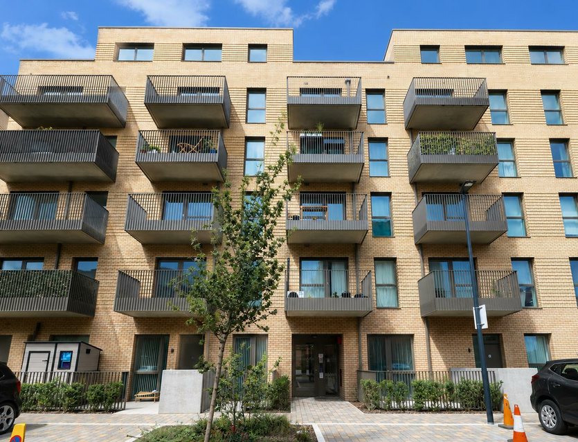 Flat View Close in Greater London