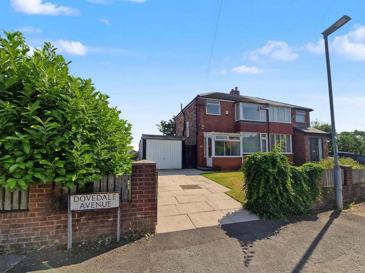 House Dovedale Avenue in Prestwich
