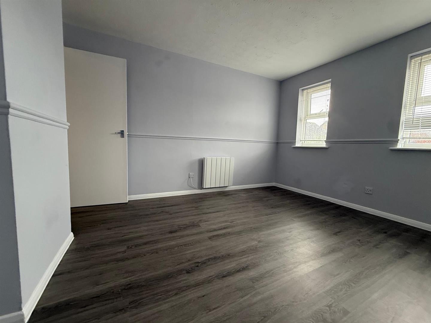 Flat Horsebridges Close in Greater London