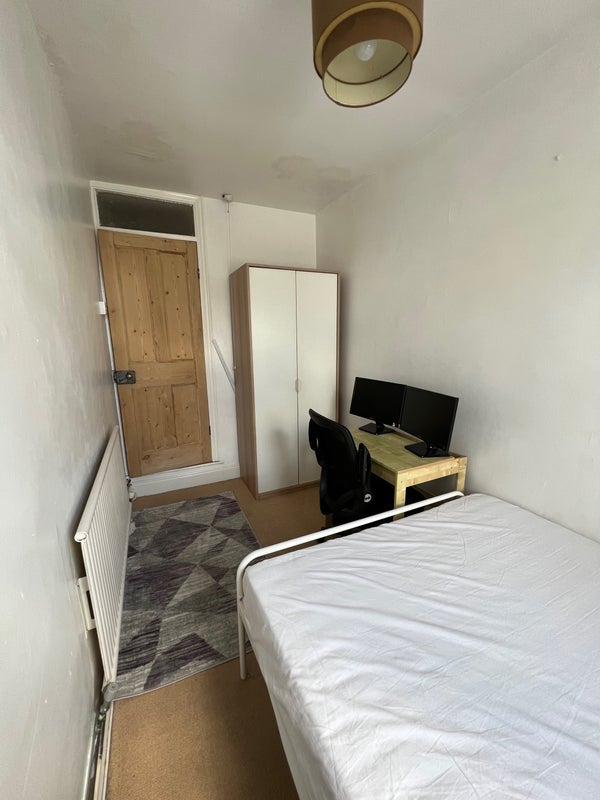 Room Marlow Road in Leicester