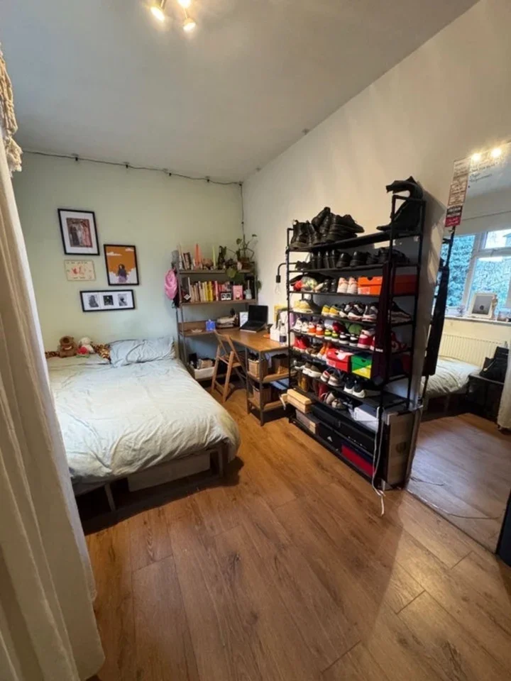 Room Moreton Close in Greater London
