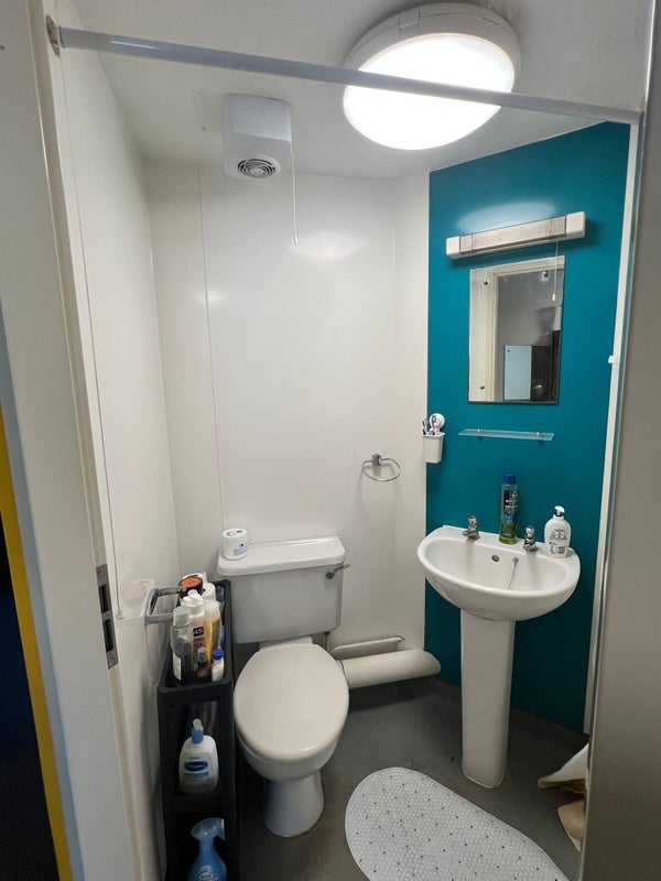 Flat Pentonville Road in Greater London