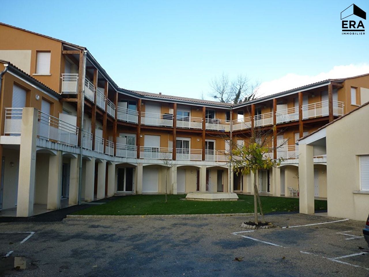 Flat Route des Petits Bois in La Couronne