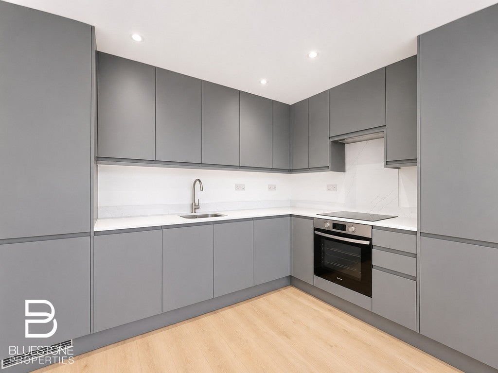 Flat Ewart Road in Greater London