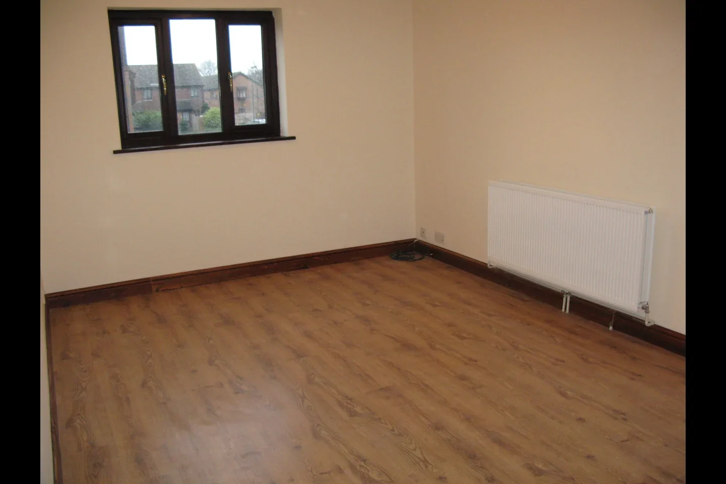 Flat Woodfall Drive in Greater London