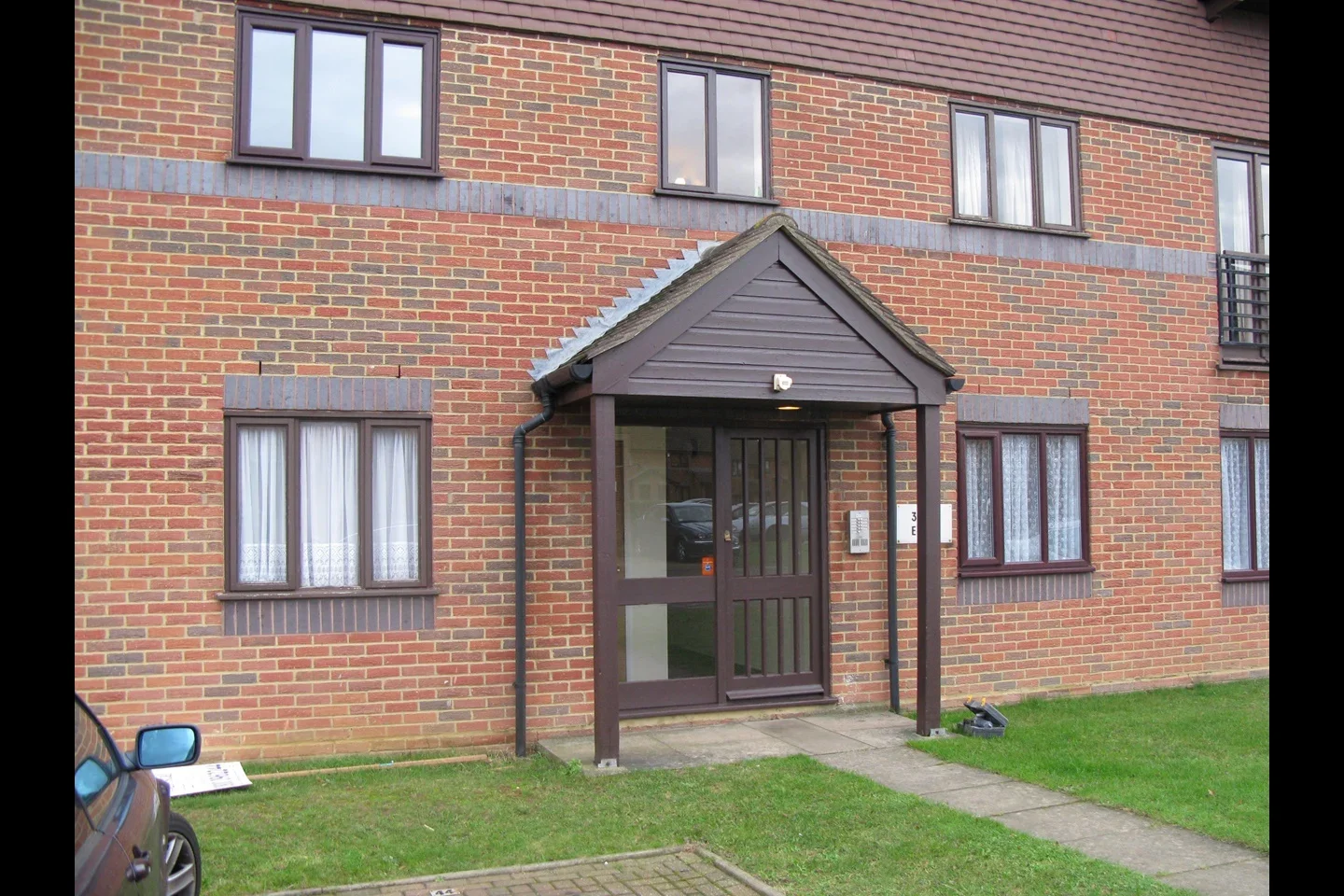 Flat Woodfall Drive in Greater London