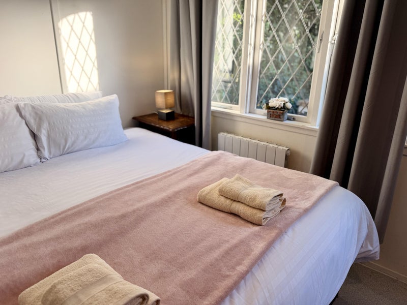 Room Devonia Gardens in Greater London