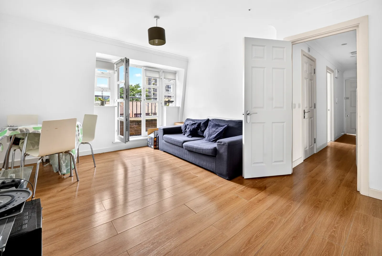 Flat Vallance Road in Greater London