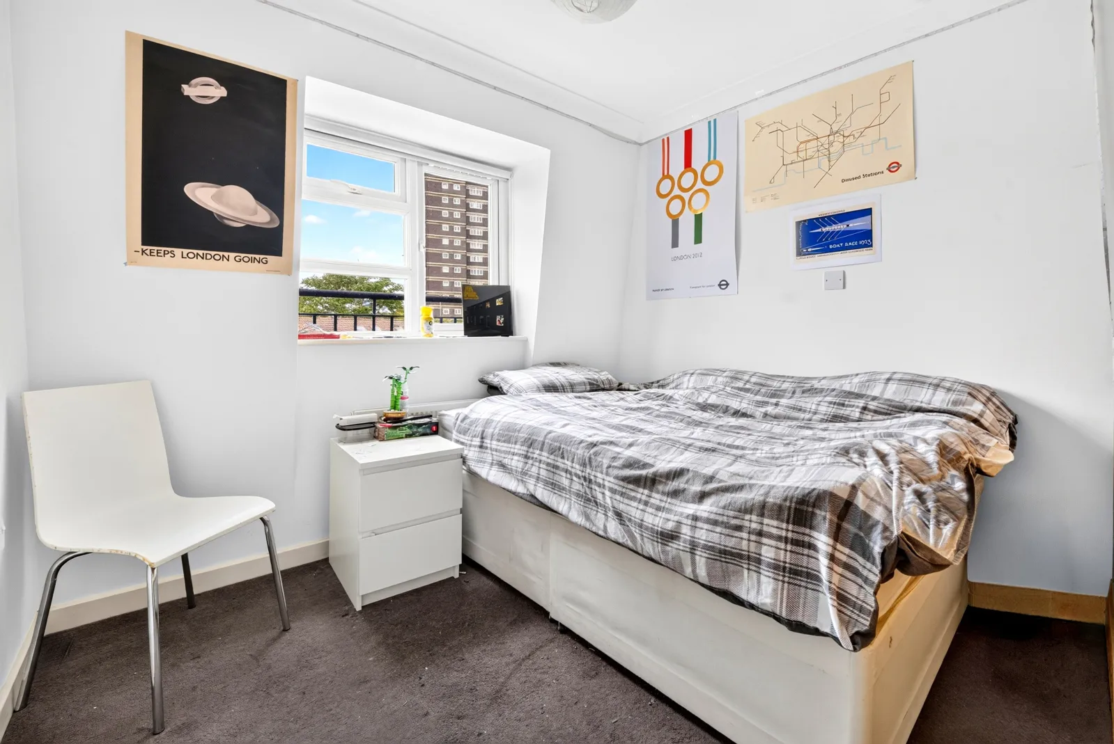 Flat Vallance Road in Greater London