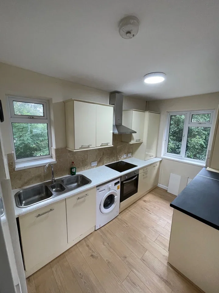 Room Ethelbert Road in Greater London